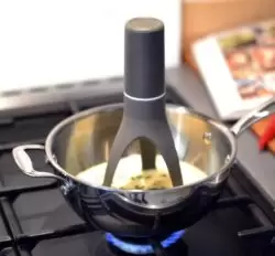 Automatic Triangle Stirrer Kitchen Tool
